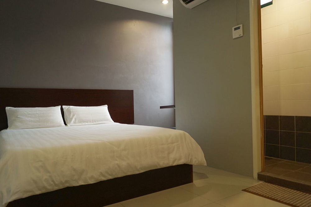 One Point Hotel Kuching Exterior foto